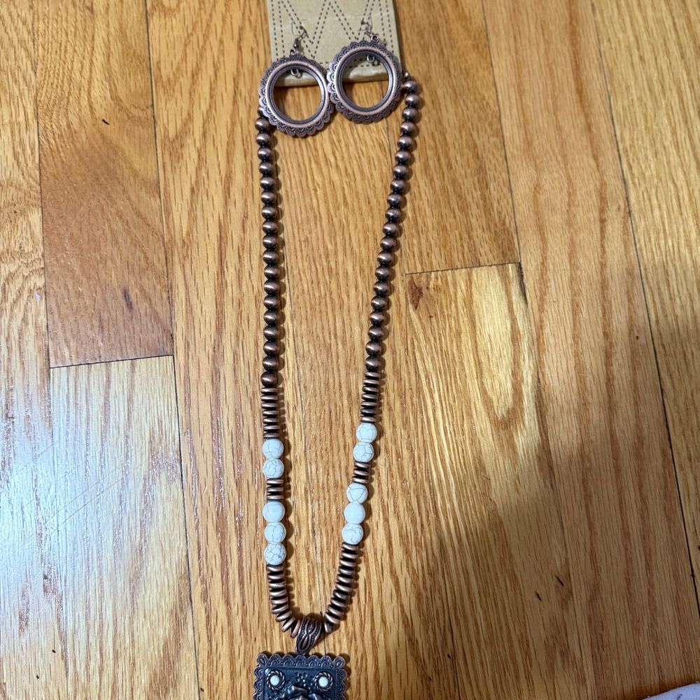 Wrangler Copper and White Beaded Necklace
